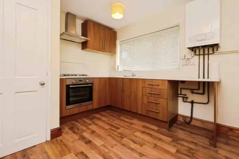 1 Bedroom Flat for Sale - No Onward Chain