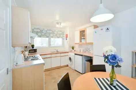 3 rooms flat of 79 m² in London