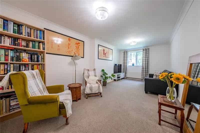 Spacious 2-Double Bedroom Apartment near Roundhay Park