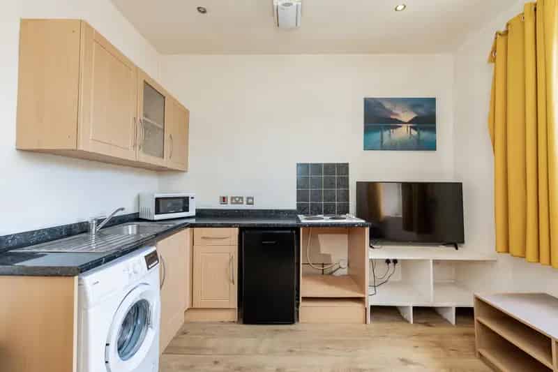 Spacious City Centre Studio Apartment Aberdeen