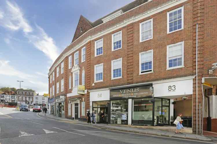 Commercial property For Rent in 84, North Street, Guildford, England