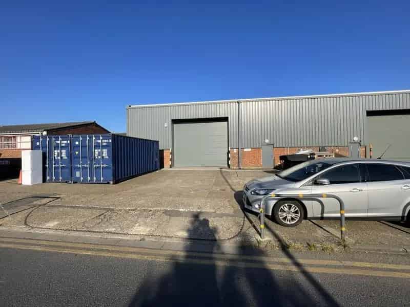 Semi-Detached Industrial Unit in South Wimbledon