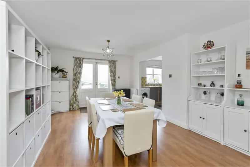 3 Bed Semi-Detached House Kirknewton South Facing Garden Driveway Parking