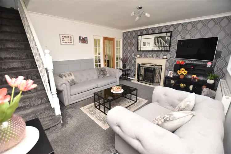 Semi Detached House Ready to Move Into Modern Kitchen 3 Bedrooms Garage