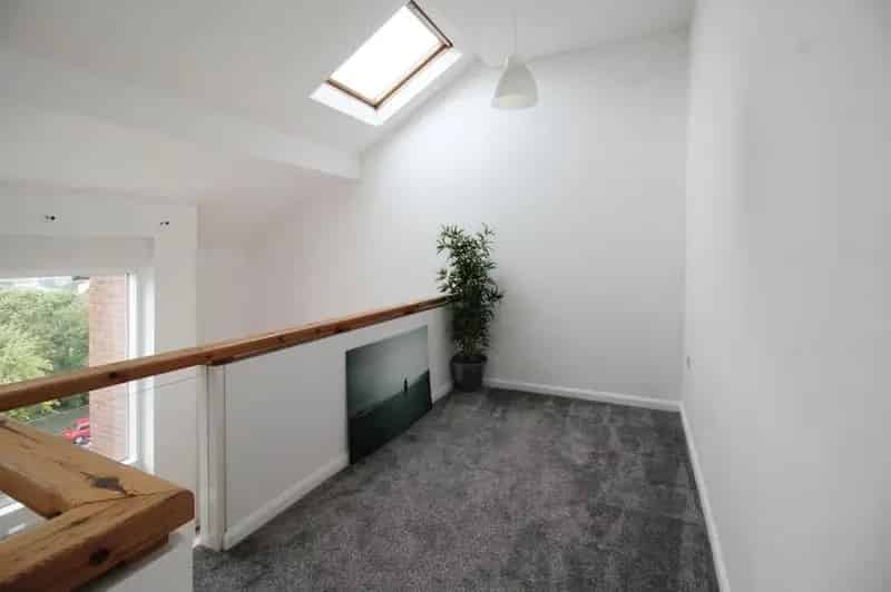 2 Bed Liverpool Apartment Near Universities Parking Available