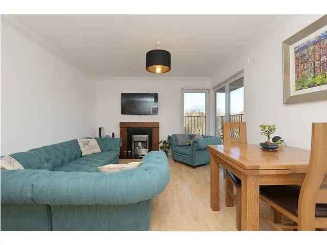 2 Bedroom Flat for Sale in Livingston