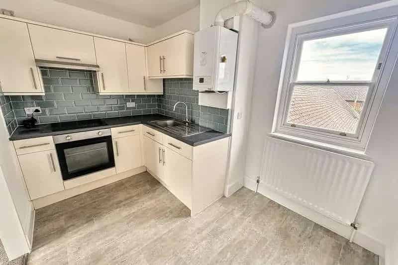 2 Bed Town Centre Apartment with Parking Wareham