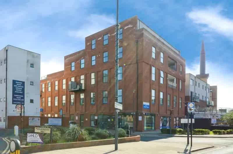Two Bedroom Apartment Harrow Central Location