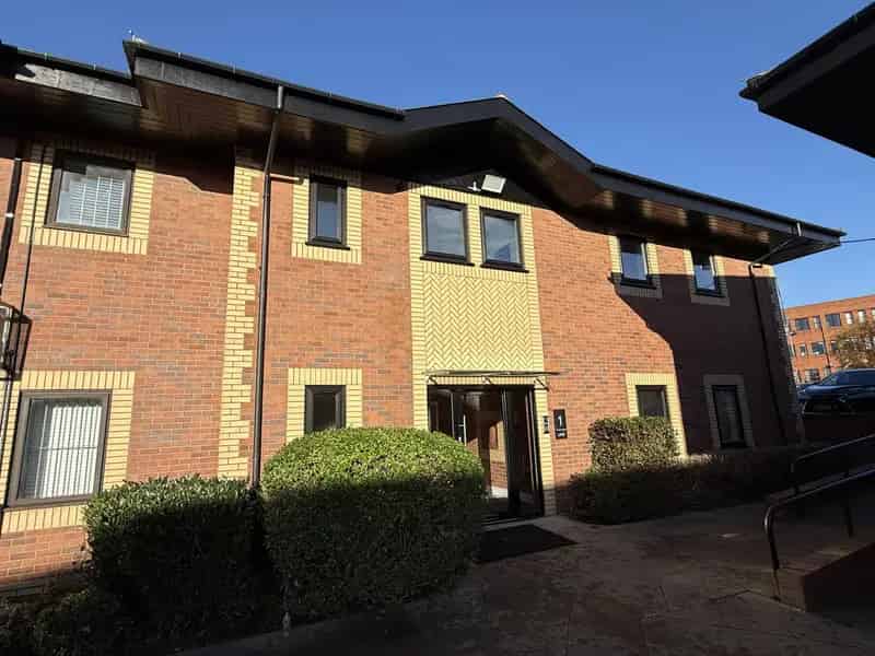 Refurbished Office Unit Near Leeds City Centre