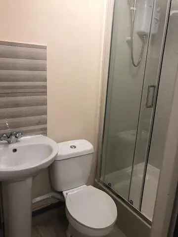 Modern 1 Bedroom Flat York Road Great Location
