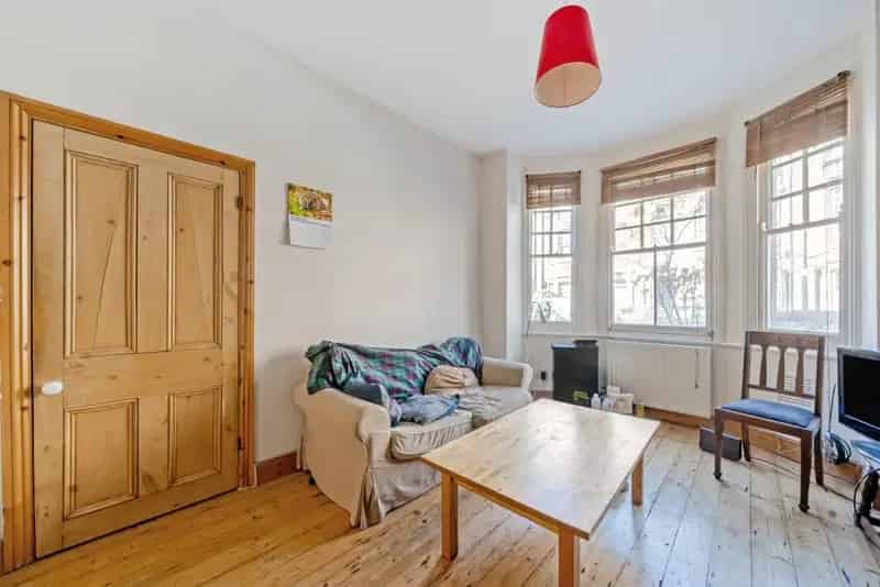 Two Double Bedroom Victorian Flat Available Mid-June