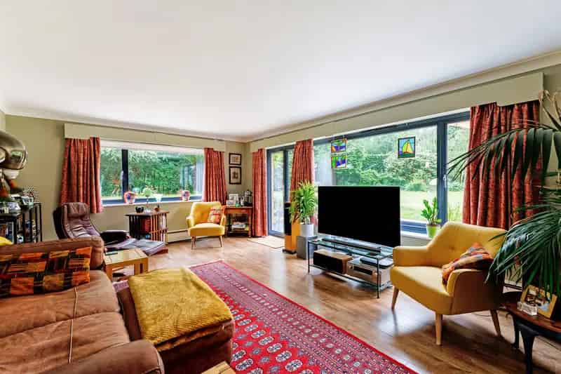 4 Bedroom Detached House for Sale Guildford