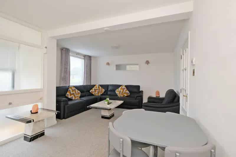 Stylish 3-Bedroom Home Near Aberdeen Royal Infirmary