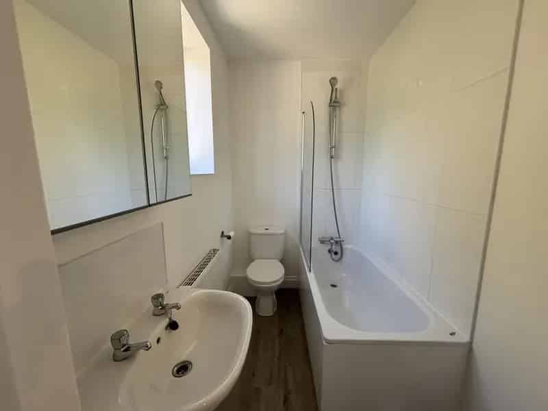 Spacious Studio Flat near Boscombe High Street