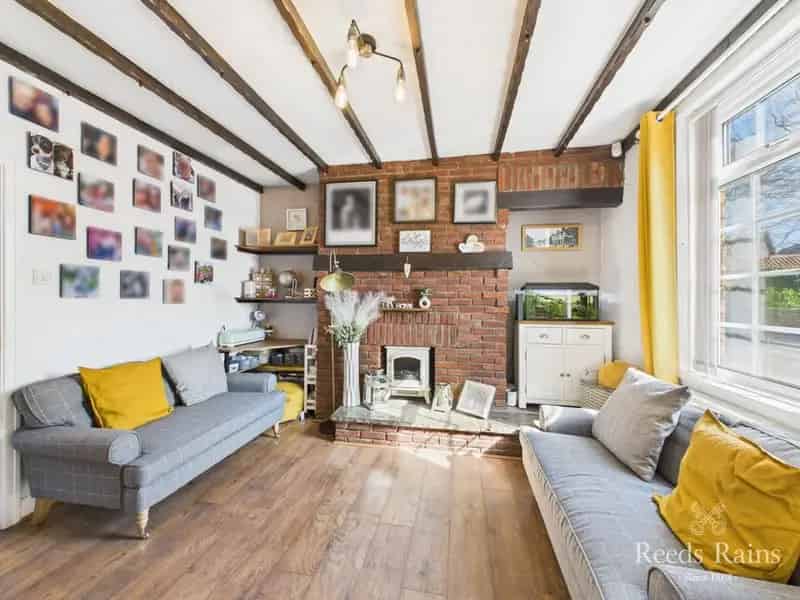 2 Bedroom Mid Terrace House for Sale Cayton North Yorkshire