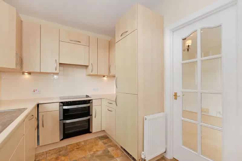 3 Bedroom Semi-Detached House Craigiebuckler Aberdeen