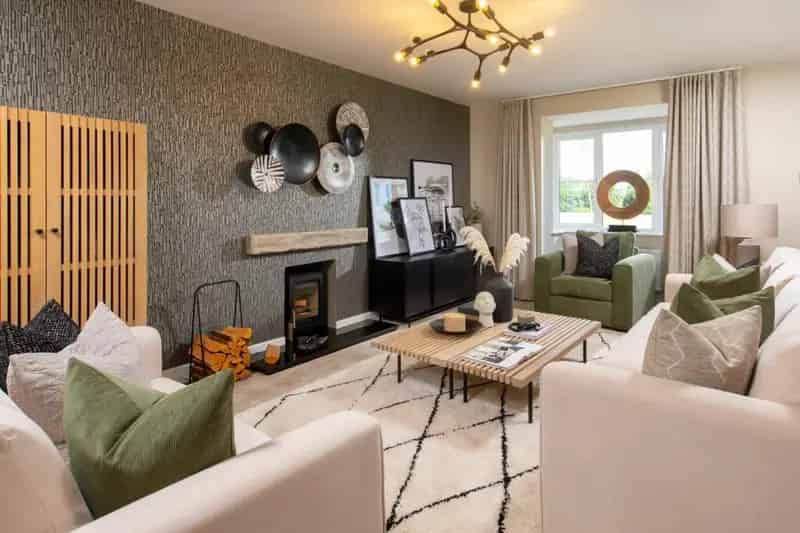 4 Bedroom Detached House for Sale Express Mover Available