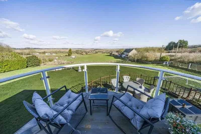 5 Bed Detached House with Annex and Country Views