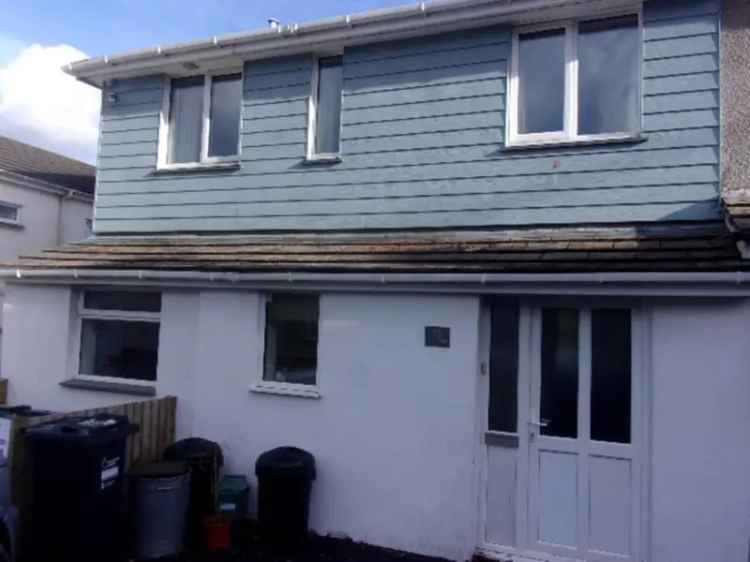 4 bedroom semi-detached house to rent