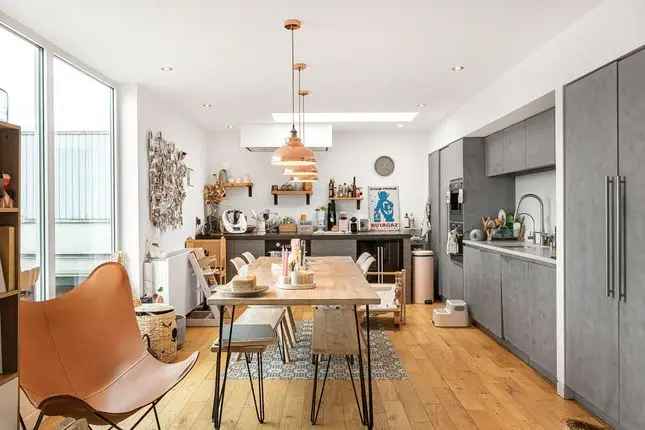 Flat for sale in Redchurch Street, London E2