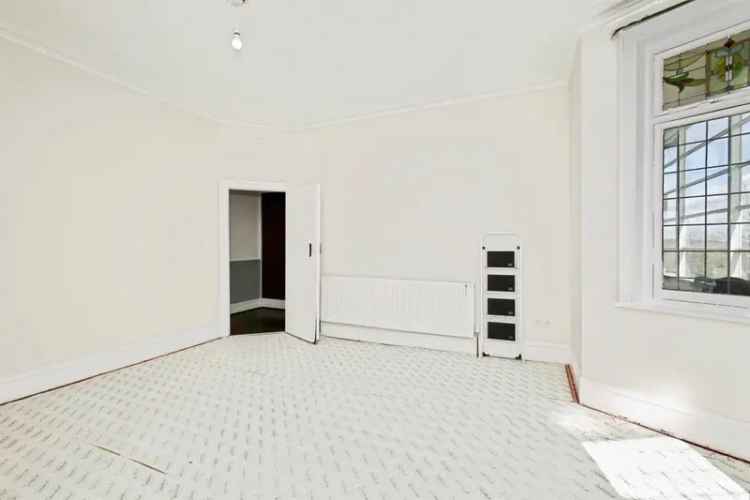 Five Bedroom Semi Detached House With Garage