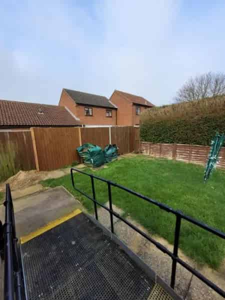 Two Bedroom Property with Large Garden Close to Amenities