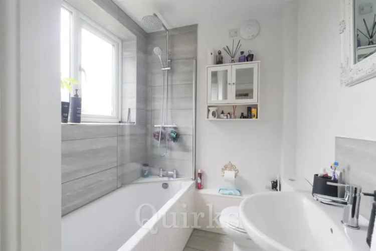 1 Bedroom Maisonette for Sale - Near Shenfield Station