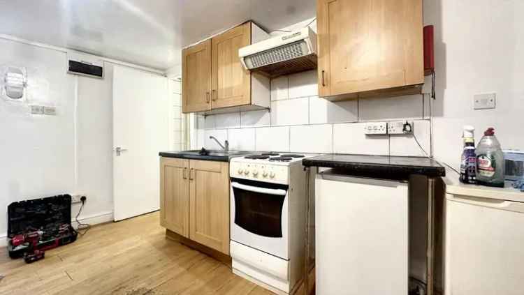 Studio Flat Bristol Church Road Available Now