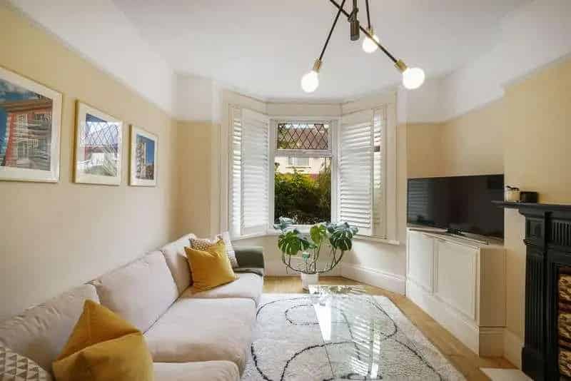 3 Bed House for Sale Near Transport Links