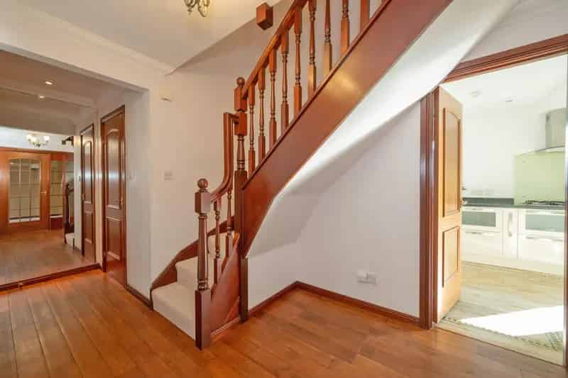 5 Bedroom Detached House with South-Facing Garden