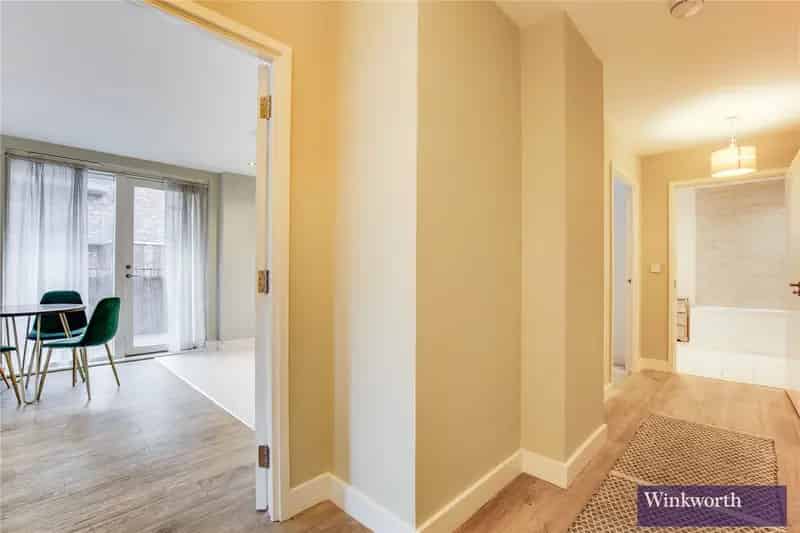 2 Bedroom Apartment Harrow Modern Open Plan Private Balcony Allocated Parking