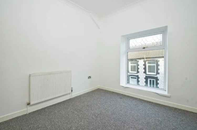 2 Bedroom End Terrace House Near Amenities and Transport