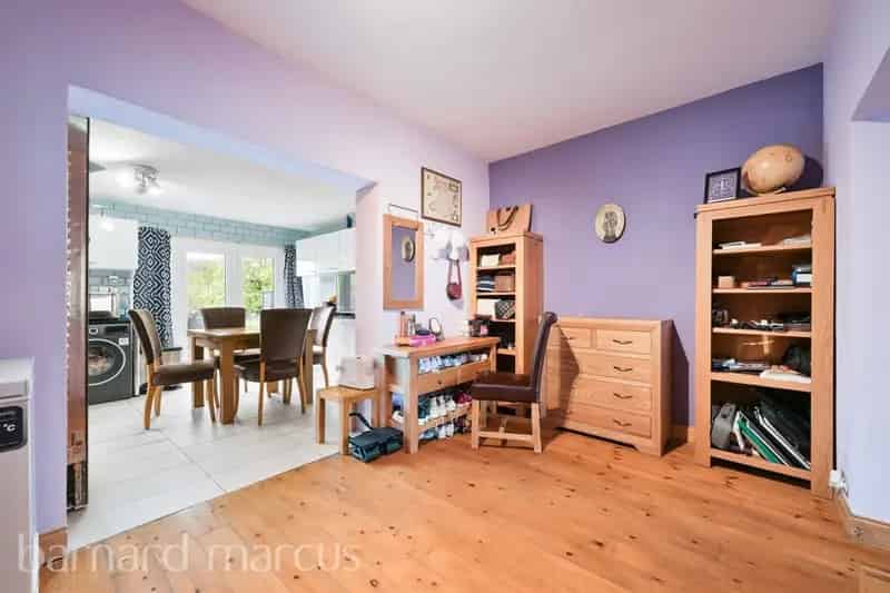 2 Bed End Terrace House Worcester Park UPVC Double Glazing Off Street Parking