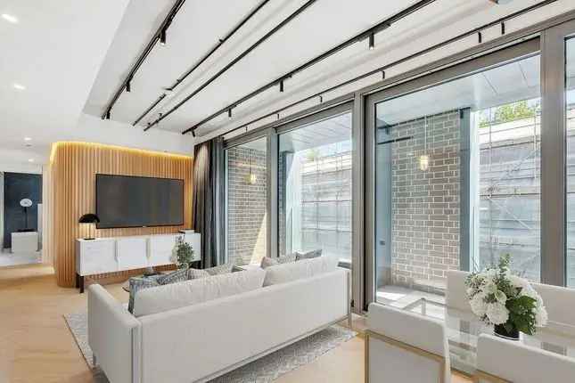 Three Bedroom Apartment for Rent in Clerkenwell London EC1V