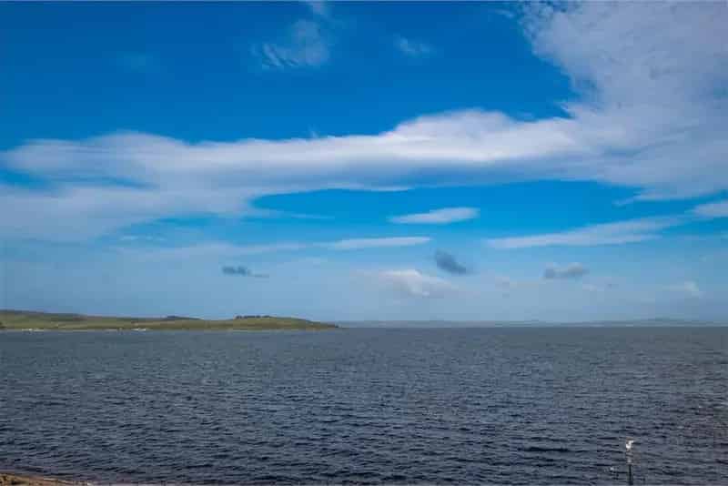 2 Bed Flat - Top Floor with 1 Reception Room