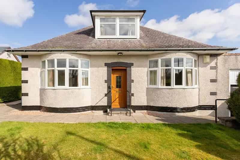 3 Bedroom Bungalow For Sale - Renovation Project