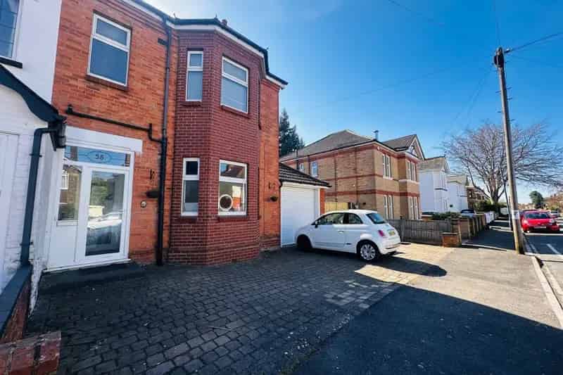 Zero Deposit Available 11 Month Minimum Tenancy Council Tax Band D