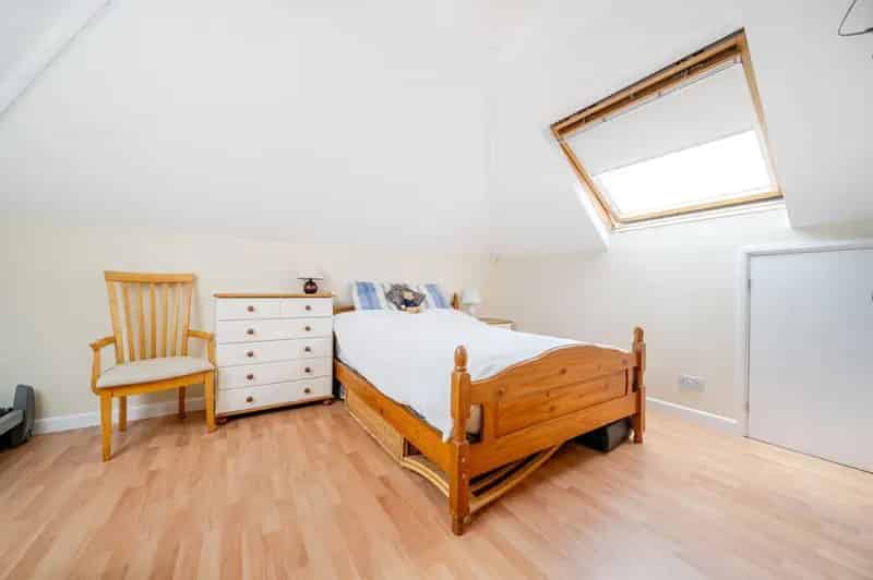 5 Bed Detached Chalet Bungalow for Sale in Old Basing