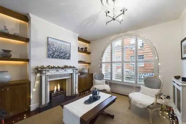 Terraced House for Sale Kensington 3 Beds 2 Baths Garden Balcony