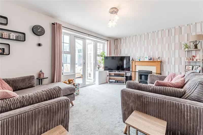 Five Bedroom Detached House in Rothwell