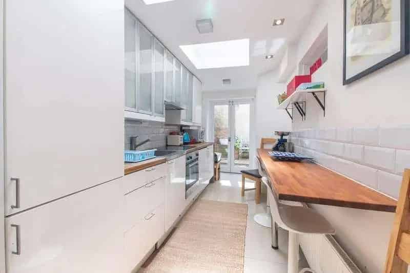 2 bed flat for sale