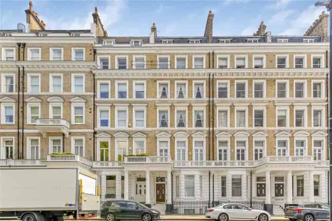 Flat for Sale in Queen's Gate Gardens London SW7