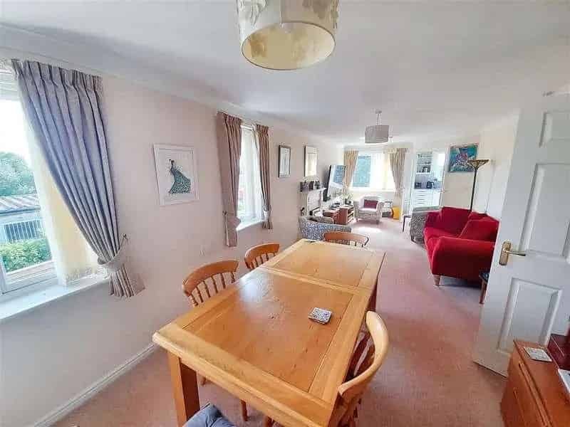 2 Bed Retirement Apartment for Sale
