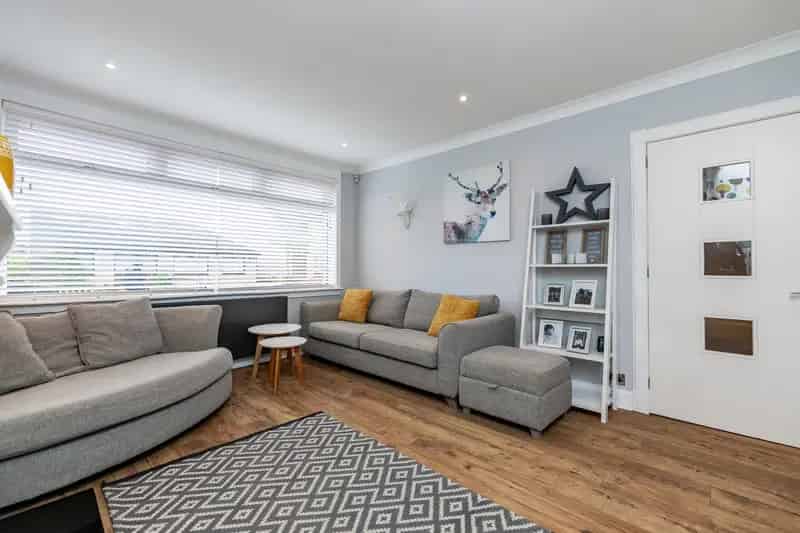 4 Bedroom Semi Detached House Near Aberdeen Royal Infirmary