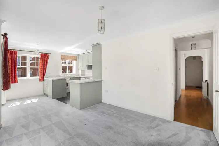 2 Bedroom Flat Caterham Valley Near Station