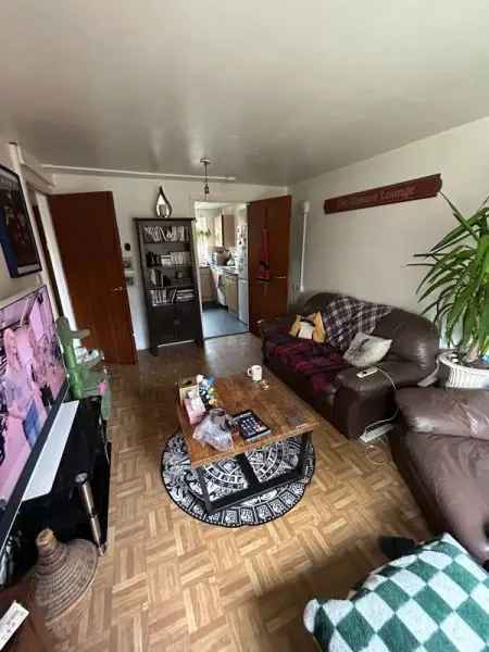 Flat For Rent in Leeds, England