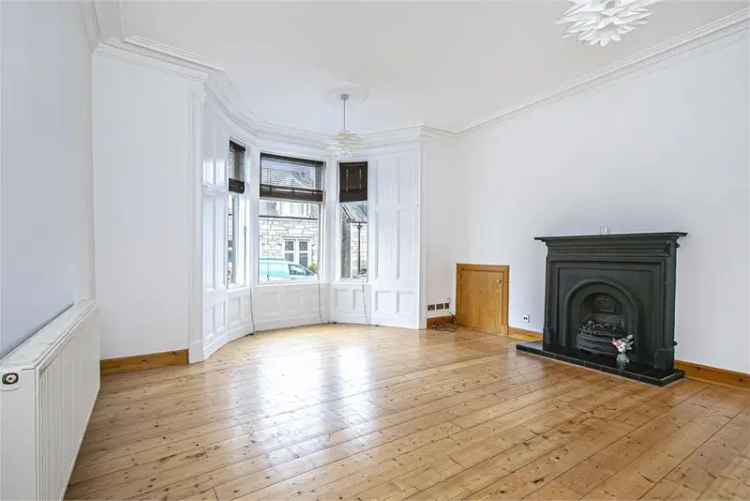 2 Bed Flat Ground Floor with 1 Reception Room