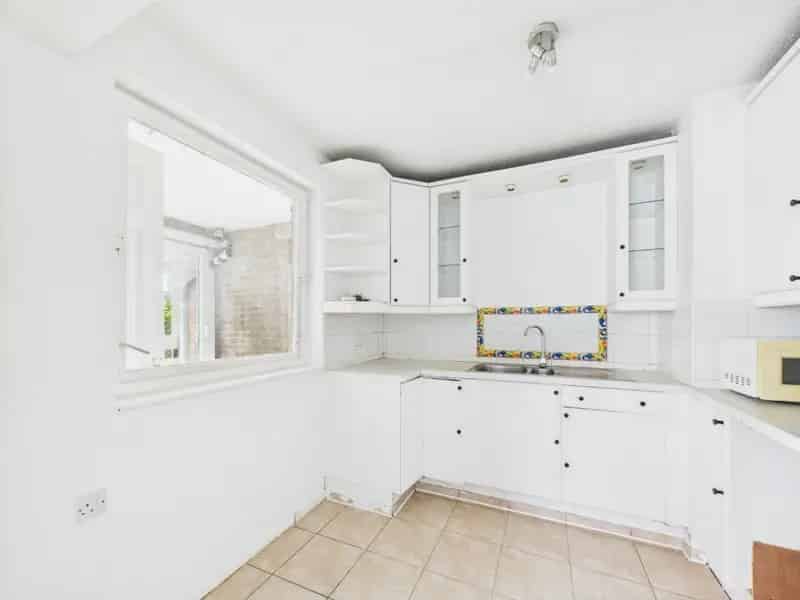 2 bedroom Flat
 For Sale 
Total Size: 722 SQ FT