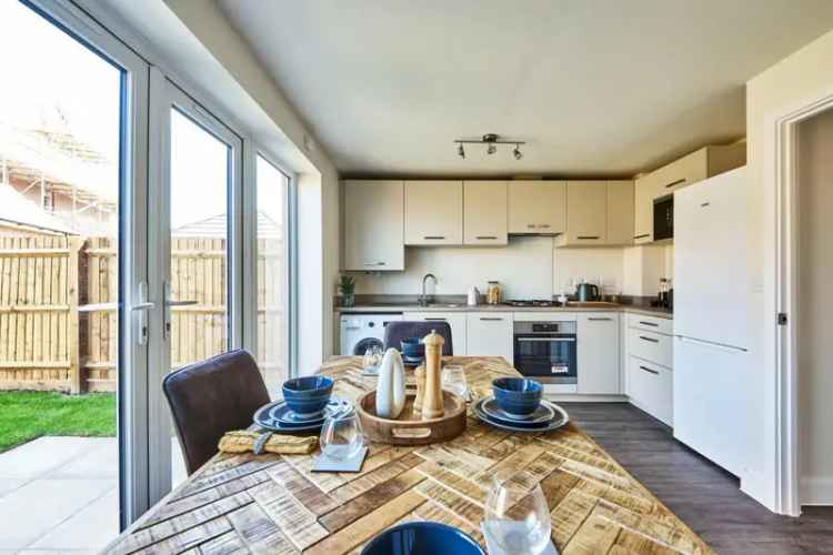 3 Bedroom Semi-Detached House for Sale Biddenham Park