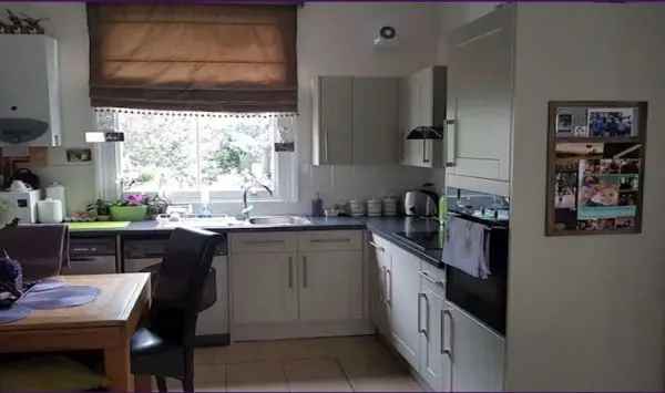 2 Bed House Swap Shepherds Bush for Garden Property Near London